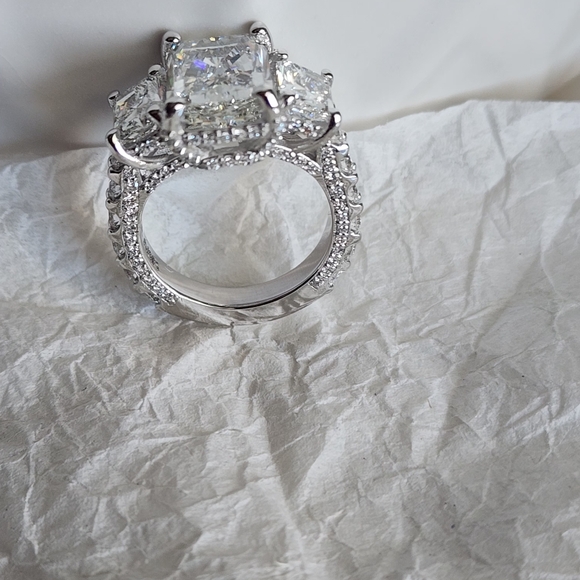 9.02 Total CT Lab Grown Platinum Engagement Ring  IGI Size 6 - Picture 6 of 16